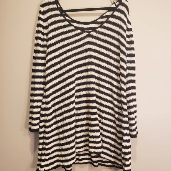 Free People black and cream striped long sweater swing tunic dress Size Medium - Picture 5 of 7